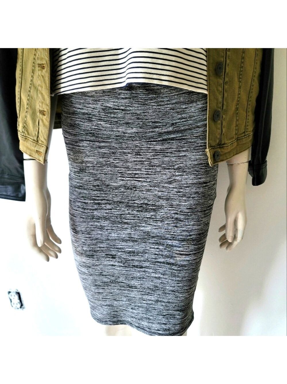 Zara Trafaluc Pencil Skirt Size M